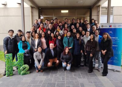 Taller capacitó a profesionales sobre seguridad, infraestructura y oportunidades del hidrógeno verde en la UdeC