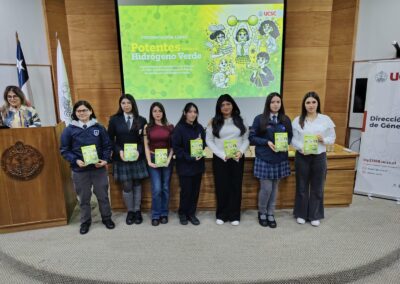 Lanzan libro que recoge experiencia de alumnas de liceos técnico profesionales con el hidrógeno verde